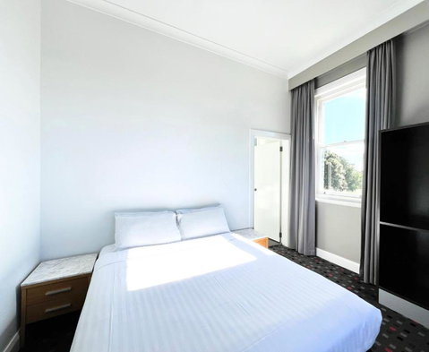 The Sunnyside Tavern, Broadmeadow - Winery Find 0