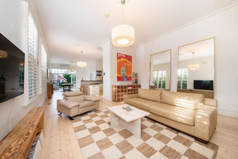 Timeless Gem In Malvern East - Winery Find 0
