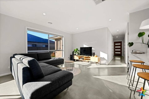 Wodonga Riverside Stay - Winery Find 0