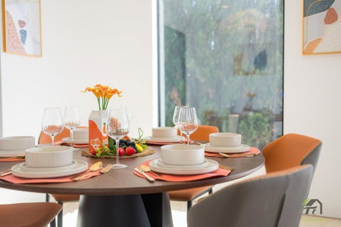 Whispering Pines With 4 Bedroom In Vaucluse - Winery Find 1