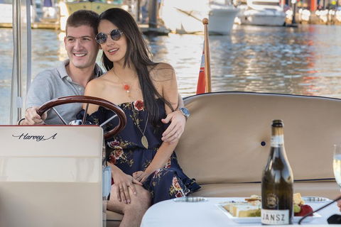 2-Hour Self-Drive Boat Hire On The Yarra River - Winery Find 5