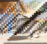 Alice Springs Highlights Tour - Winery Find