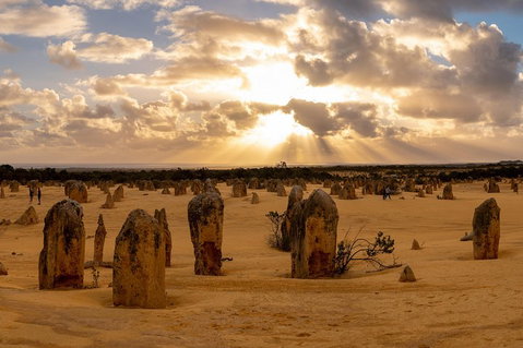 Pinnacle Desert Sunset And Night-time Stargazing Tour From Perth - Winery Find 0