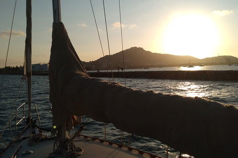 Townsville Small Group Sunset Sail Sailing Cruise Boat Tour Charter Hire - Winery Find 2