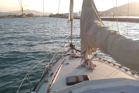 Townsville Small Group Sunset Sail Sailing Cruise Boat Tour Charter Hire - Winery Find 4