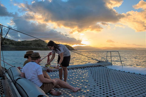 Sunset Sail In The Whitsundays - Winery Find 2