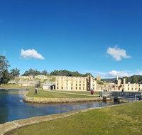 6-Day Tasmanian Explorer Adventure Tour from Hobart - Winery Find