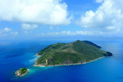 The Whitsunday Express Scenic Flight - 25 Minutes - Winery Find 3