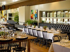 Bird In Hand - Gallery Restaurant - Winery Find 0