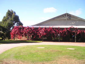 St Anne's Vineyard - Myrniong - Winery Find 1