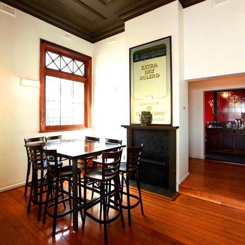 Town Hall Hotel Fitzroy - Bar & Restaurant - Winery Find 12