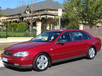 Liebich Limousines - Red Limos Wine Tours